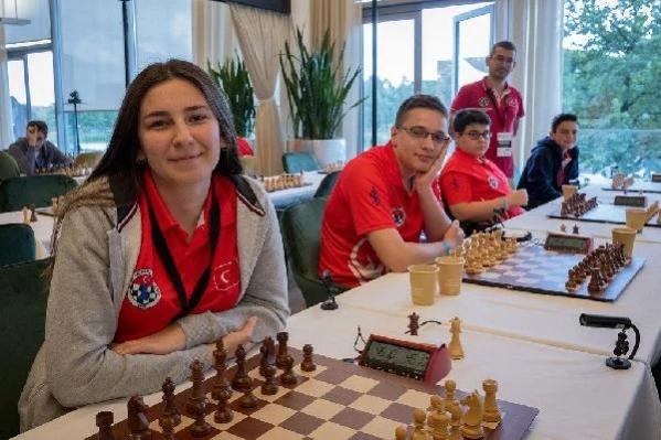 Türk Satranç Genç Milli Takımı Dünya 16 Yaş Altı Satranç Olimpiyatı'nda 2. oldu