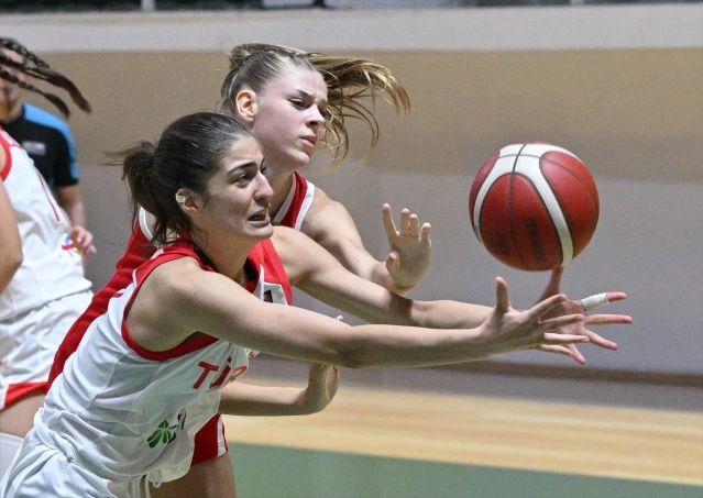 Türkiye 16 Yaş Altı Kız Basketbol Milli Takımı Çekya'ya mağlup oldu