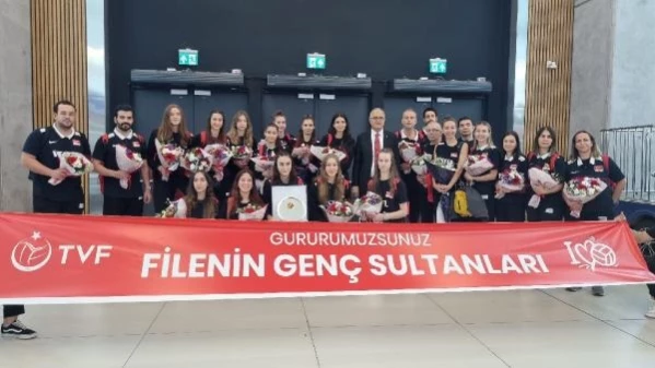 U19 Kız Milli Voleybol Takımı İstanbul'da karşılandı