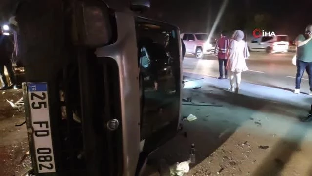 Van'da otomobil ile hafif ticari araç çarpıştı: 2 hafif yaralı