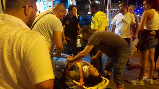 Zonguldak'ta Ticari Taksi ile Otomobil Çarpıştı: 11 Yaralı