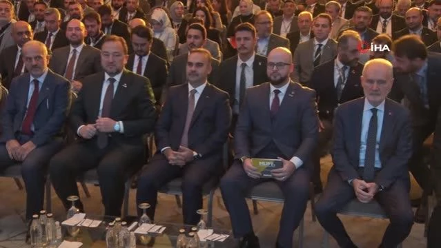 Bakan Kacır: 'İsrail bir kez daha insanlık ve savaş suçu işledi'