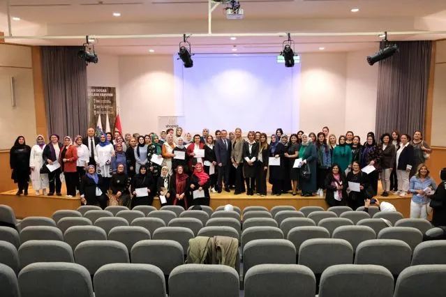 DOSABSİAD, Bursa'da 200 Kadına E-Ticaret Eğitimi Verdi