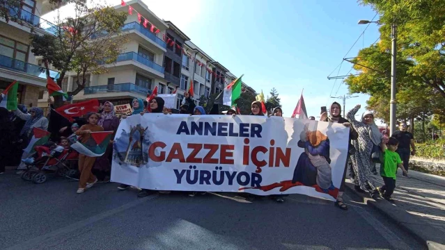 Konya'da İsrail saldırılarını protesto eden anneler yürüdü