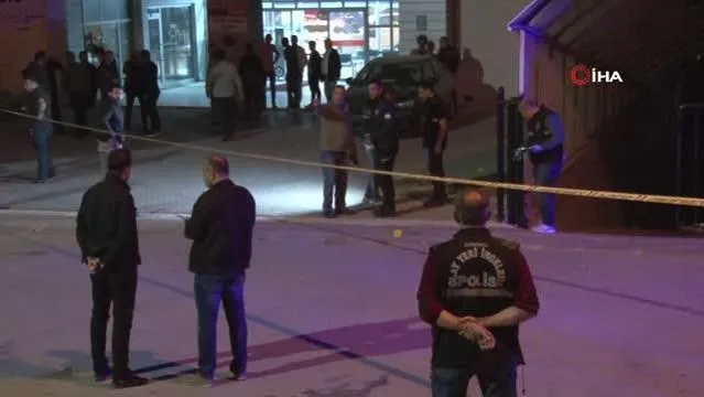Madde bağımlısı şahıs polisin silahını almak isterken kendini vurdu
