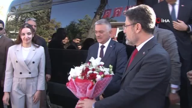 Tarım ve Orman Bakanı Yumaklı'dan çiftçilere müjde