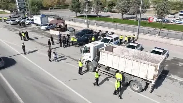 Trafik Başkanı Ayhan, araçlara yönelik denetime katıldı