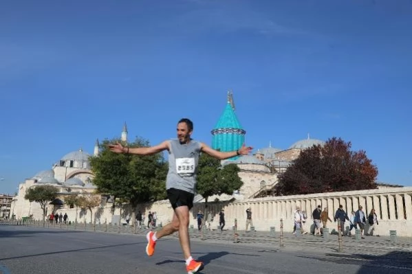 Uluslararası Konya Yarı Maratonu'nda Sporseverler Koştu