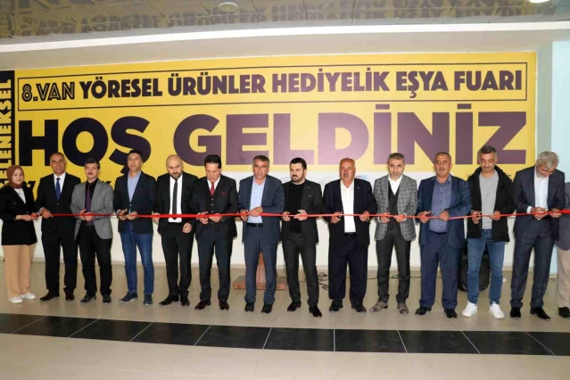 Van'da Yöresel Ürünler ve Hediyelik Eşya Fuarı Açıldı