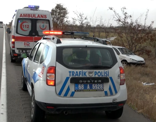 Aksaray'da Otomobil Şarampole Düştü: Baba ve Oğlu Yaralandı
