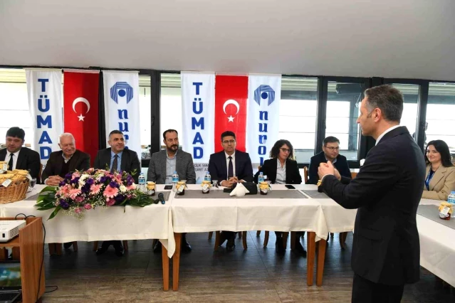 Çanakkale'de Kraliçe Arılar Projesi ile ilk bal hasadı gerçekleşti
