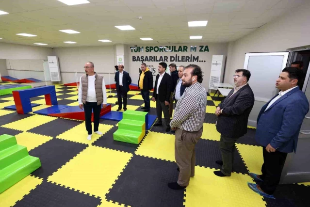 Konya Meram'da Yenilenen Berlika Spor Tesisi Hizmete Açıldı