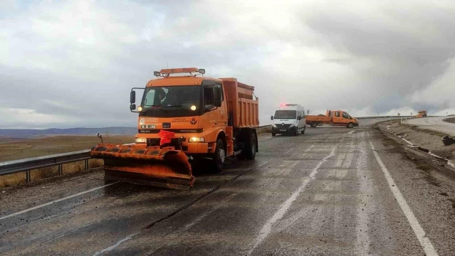 Kırıkkale'de mazot yüklü tanker ile tırın çarpıştığı kazada 1 kişi yaralandı