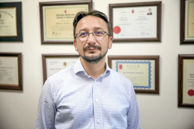 Konya'da AVM'de sıkışan çocuğun parmakları ameliyatla dikildi