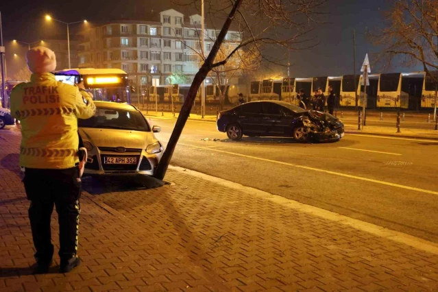 Konya'da Çalıntı Otomobil Kaza Yaptıktan Sonra Terk Edildi