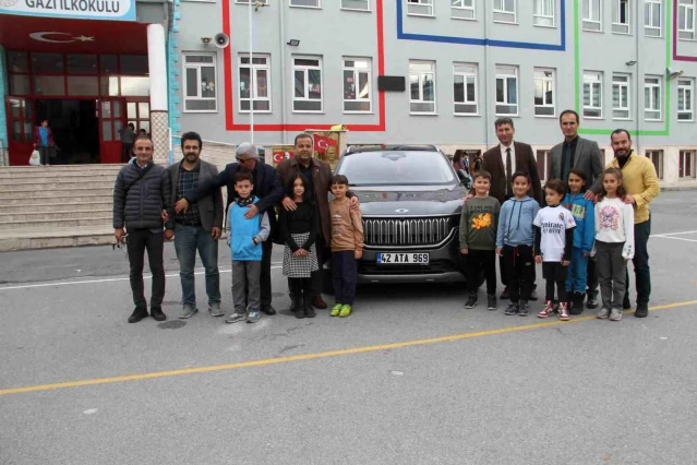 Konya'da Yerli Malı Haftasında okula TOGG getirdiler
