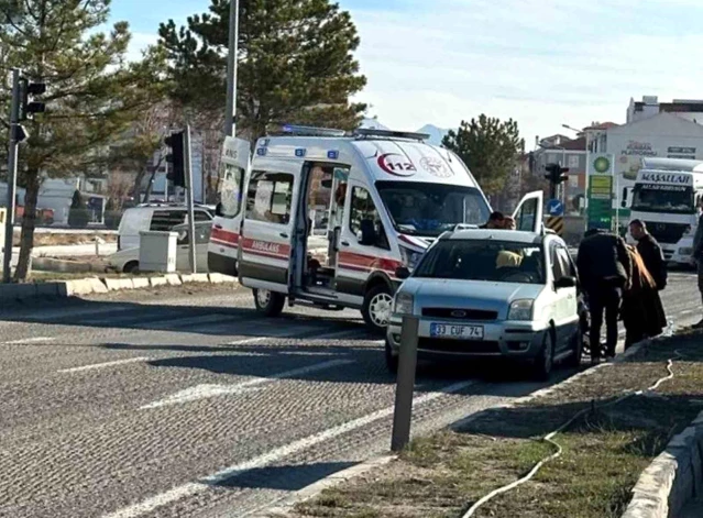 Konya'da tankerin otomobile çarpması sonucu 4 kişi yaralandı