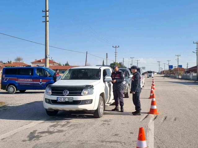 Kulu'da yapılan asayiş uygulamasında araçlar kontrol edildi