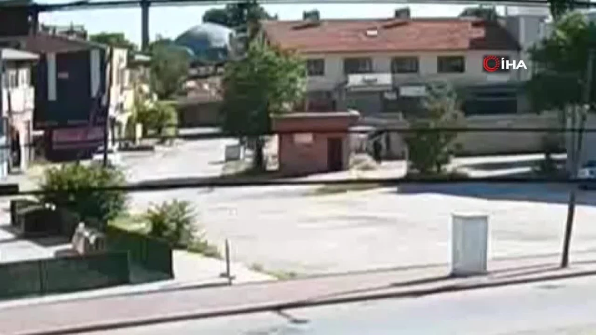 Çarşafla kılık değiştiren kezzaplı saldırgana 15 yıl hapis talebi