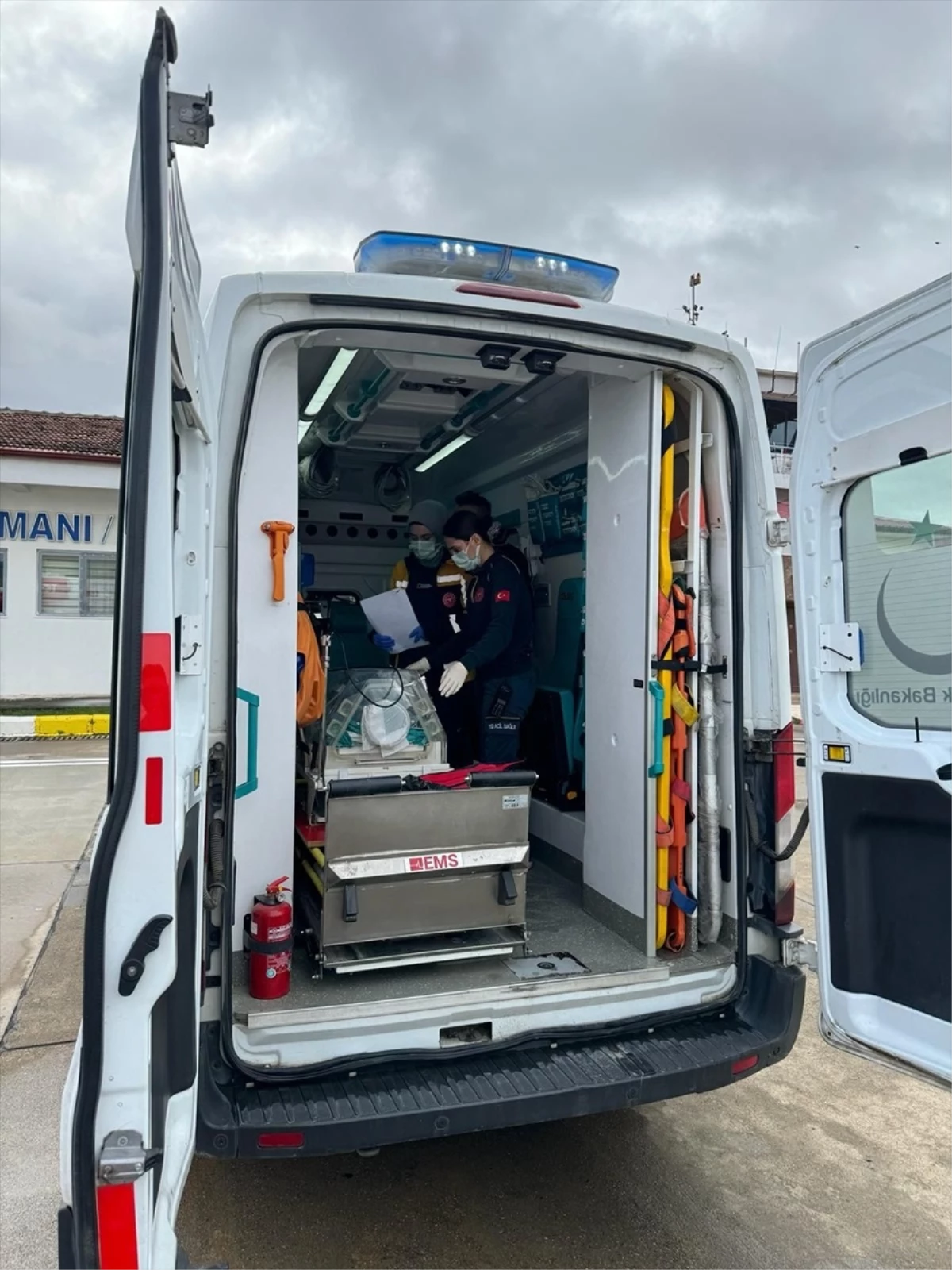 Siirt'te kalp yetmezliği olan bebek, ambulans uçakla Konya'ya götürüldü