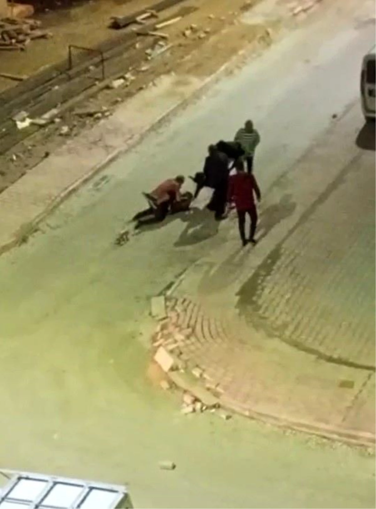 Konya'da Husumetli Gruplar Sokak Ortasında Birbirine Saldırdı