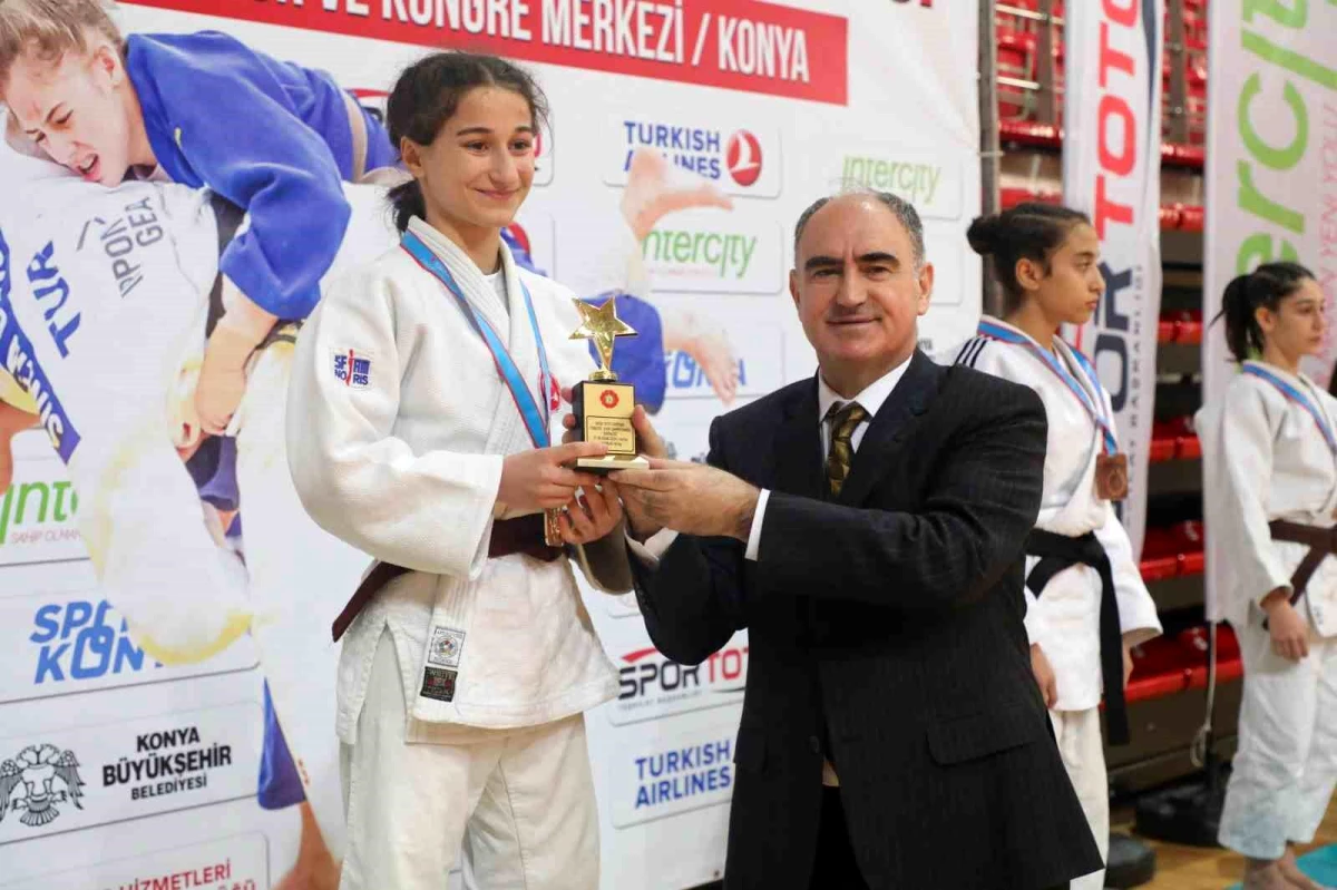 Ümitler Türkiye Judo Şampiyonası Konya'da başladı