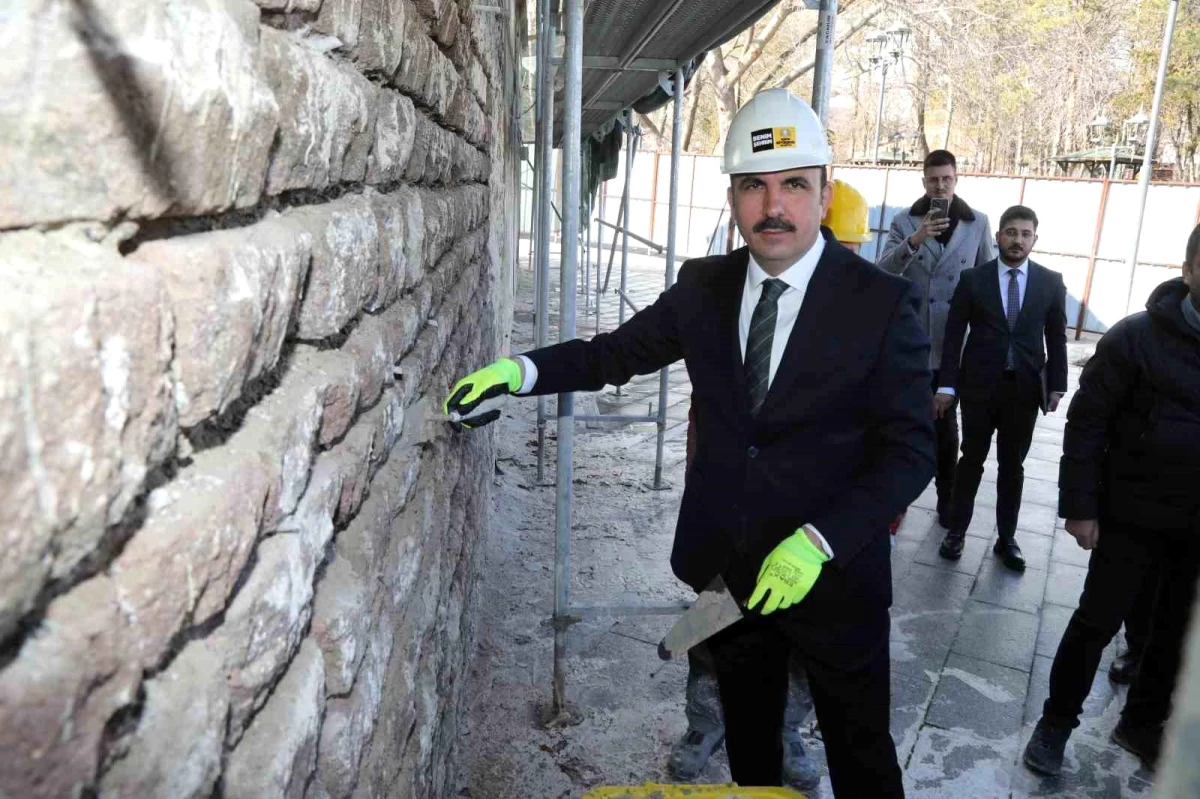 Konya Büyükşehir Belediyesi, Karamanoğlu Mehmet Bey Hamamı'nın Restorasyonunu Başlattı