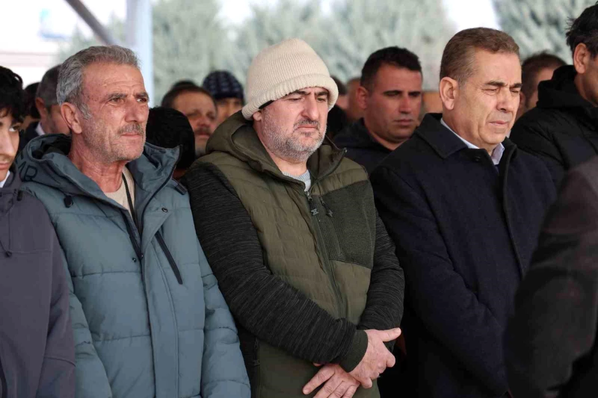 Konya'da Böcek İlacı Nedeniyle Hayatını Kaybeden Çocuğun Son Yolculuğu