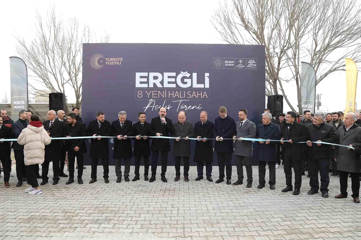 Konya Büyükşehir Belediyesi, Ereğli'deki 8 Okula Açık Halı Sahalar Kazandırdı