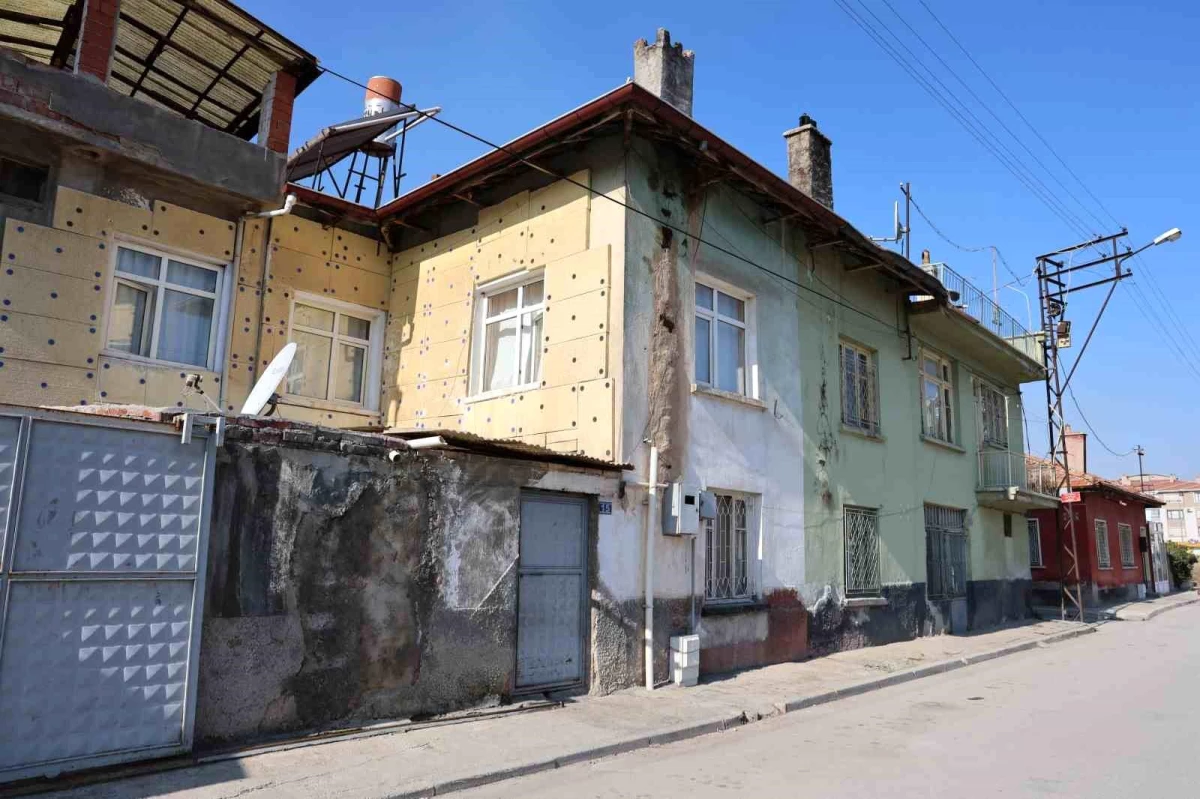 Konya'da İlaçlama Sonucu Zehirlenen Ailede 8 Yaşındaki Çocuk Hayatını Kaybetti