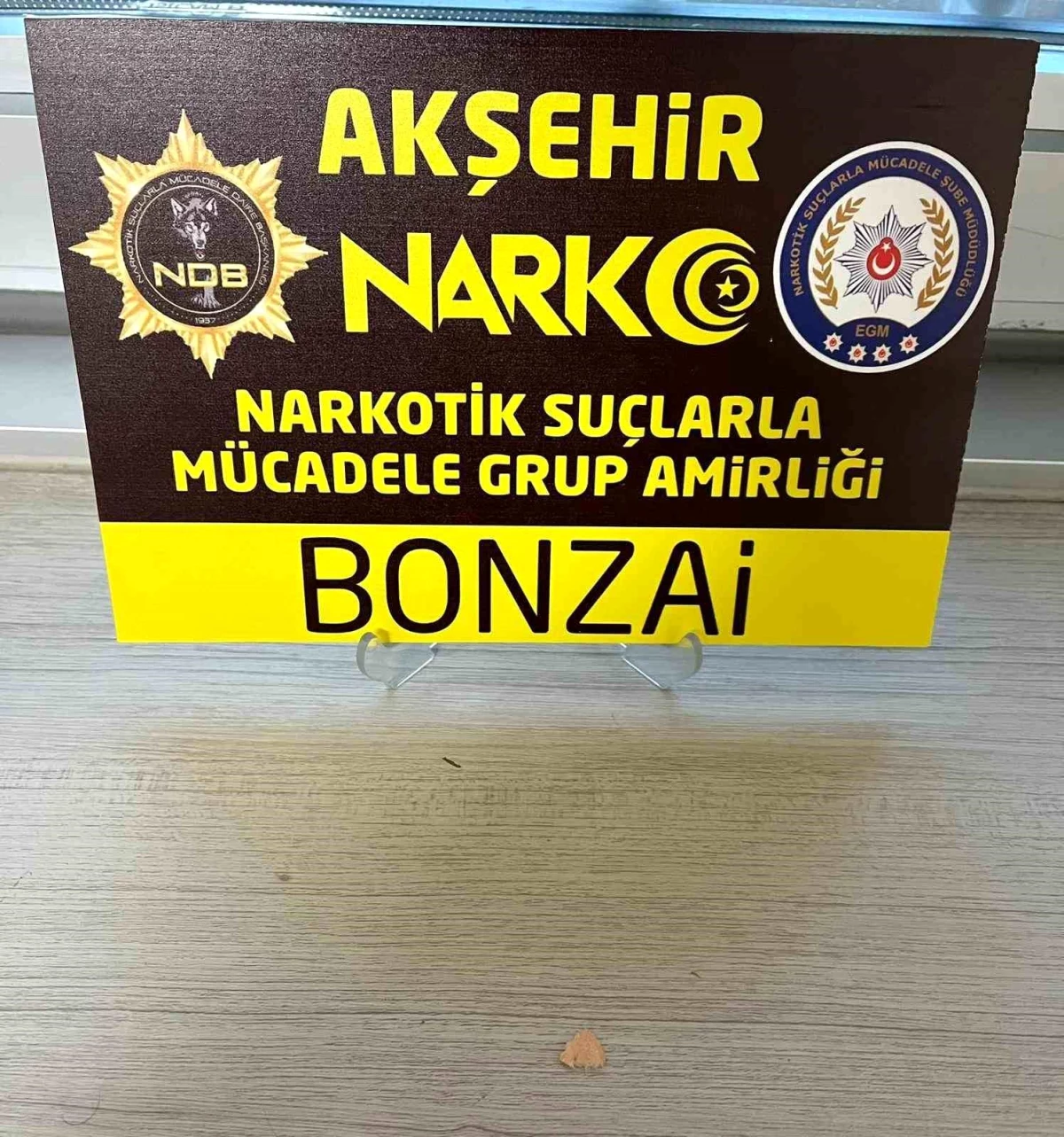 Konya'da yapılan operasyonlarda kağıda emdirilmiş uyuşturucu madde ele geçirildi