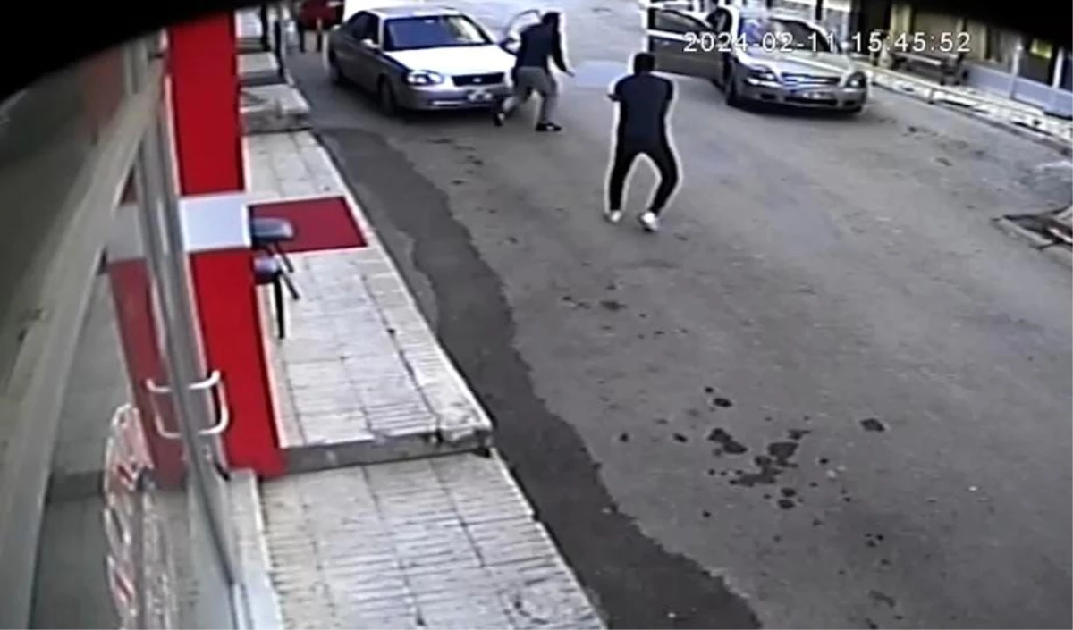 Konya'da Husumet Nedeniyle Silahlı Saldırı: Görüntüler Ortaya Çıktı