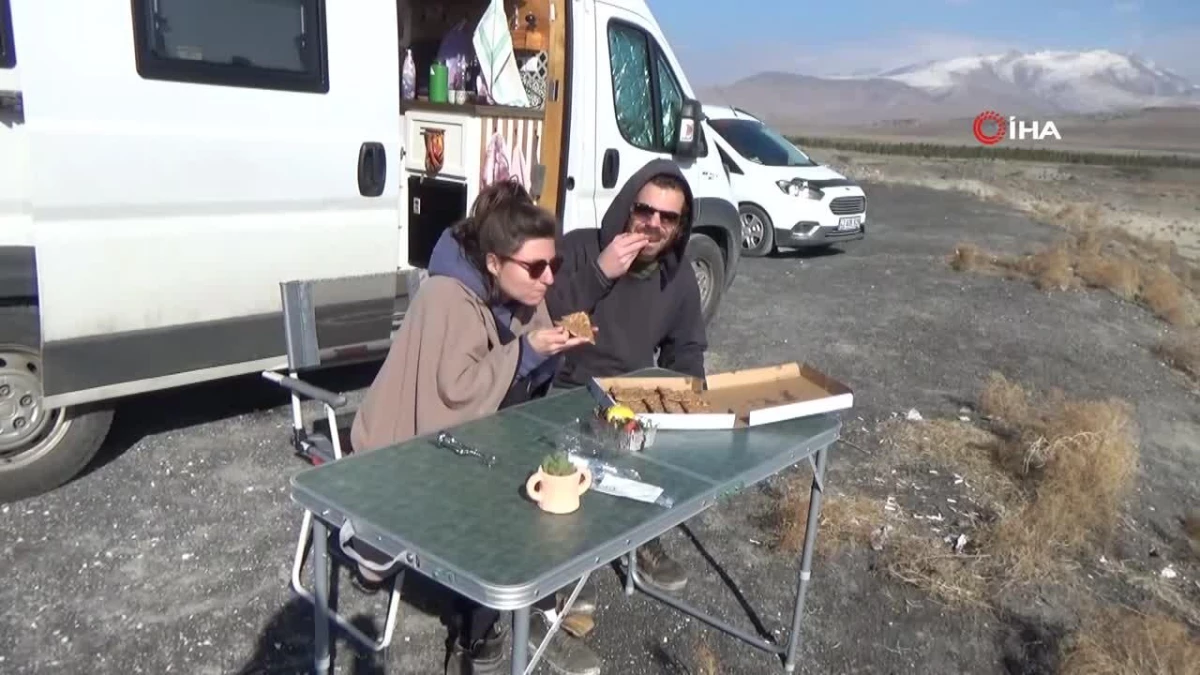 Meke Gölü, kış mevsiminde de yabancı turistlerin uğrak yeri oluyor