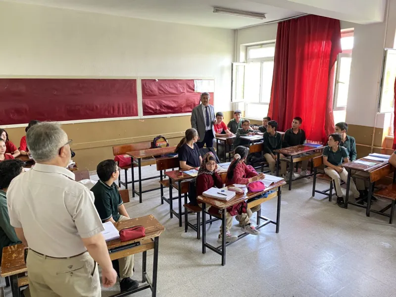 ÇUMRA İLÇE MİLLİ EĞİTİM MÜDÜRÜ ALTUNYALDIZ  OKULLARI  ZİYARET ETTİ