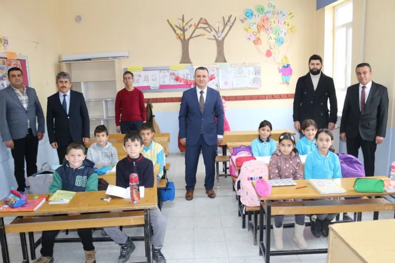 KAYMAKAM TÜRKMAN'DAN TÜRKMENCAMİLİ OKULLARINA ZİYARET