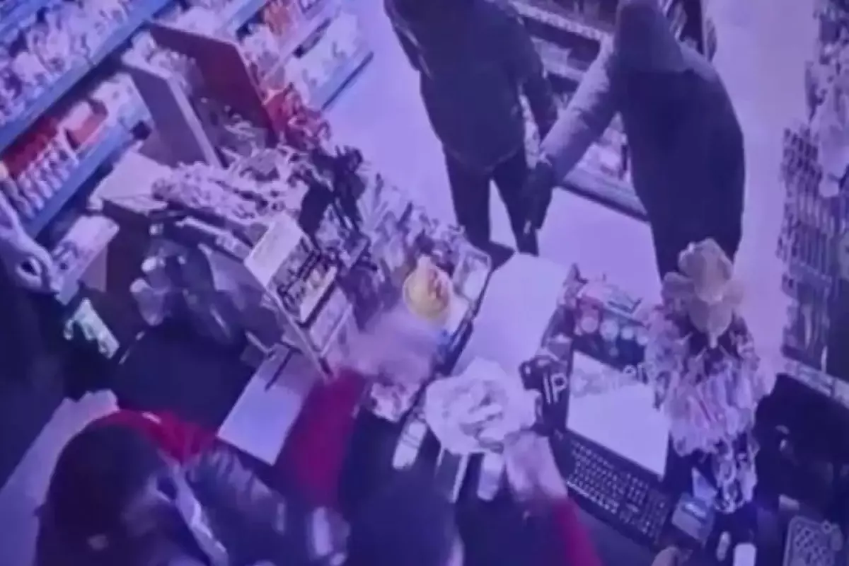 Akaryakıt Gaspçıları, Parayı Başka İstisyonda Harcamış