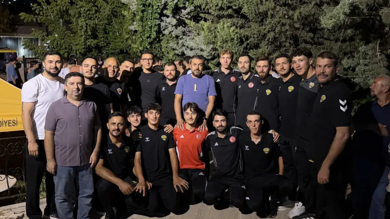 Konya'nın Gururu Milli Bisikletçiler Ramazan Yılmaz ve Mustafa Tarakcı Coşkuyla Karşılandı - 5