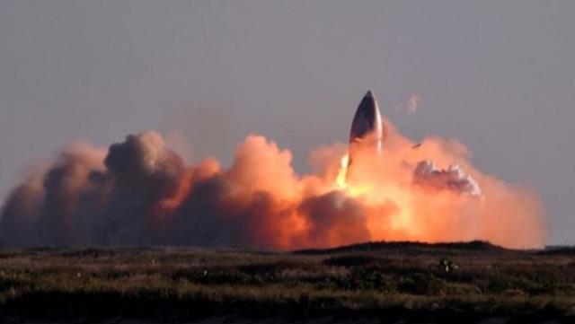 SpaceX'in Starship prototipi test aşamasında patladı
