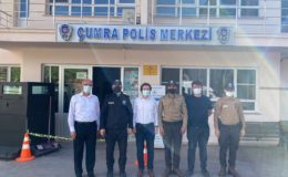 ÇUMRA BELEDİYE BAŞKANI RECEP CANDAN  ÇALIŞAN EMNİYET VE SAĞLIK PERSONELİ İLE BAYRAMLAŞTI