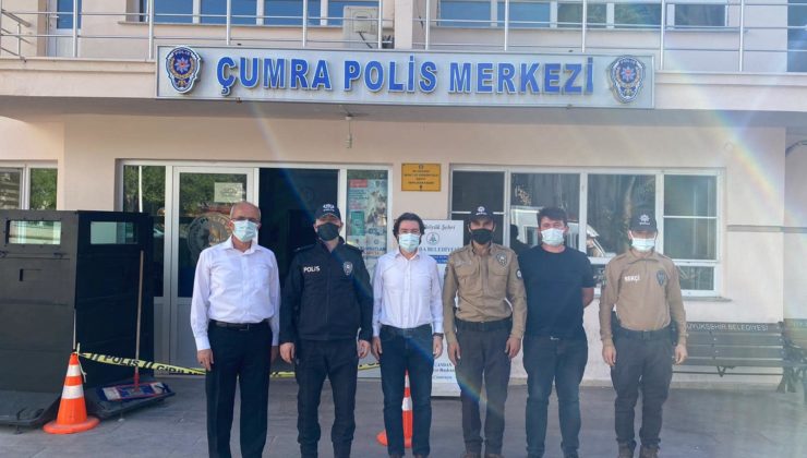 ÇUMRA BELEDİYE BAŞKANI RECEP CANDAN ÇALIŞAN EMNİYET VE SAĞLIK PERSONELİ İLE BAYRAMLAŞTI 1 ÇUMRA BELEDİYE BAŞKANI RECEP CANDAN ÇALIŞAN EMNİYET VE SAĞLIK PERSONELİ İLE BAYRAMLAŞTI