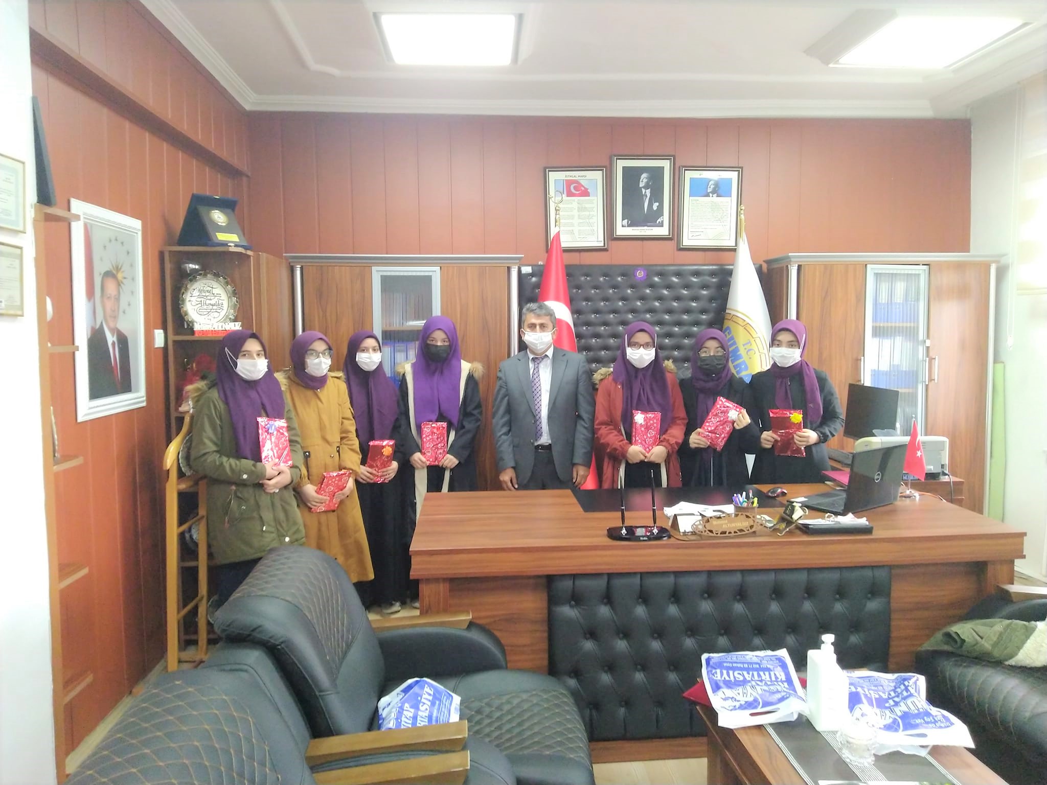 HAFIZ ÖĞRENCİLER ÖDÜLLENDİRİLDİ