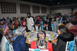 BELEDİYE PERSONELİ MORAL YEMEĞİNDE BULUŞTU