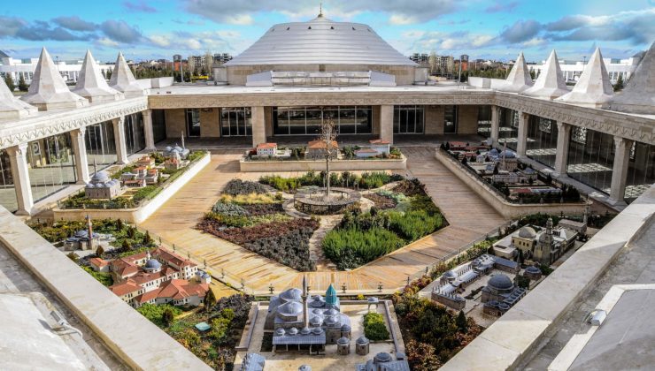 KONYA PANORAMA MÜZESİ MEVLANA DOSTLARIYLA DOLUP TAŞIYOR 1 KONYA PANORAMA MÜZESİ MEVLANA DOSTLARIYLA DOLUP TAŞIYOR