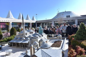 KONYA PANORAMA MÜZESİ MEVLANA DOSTLARIYLA DOLUP TAŞIYOR 3 KONYA PANORAMA MÜZESİ MEVLANA DOSTLARIYLA DOLUP TAŞIYOR