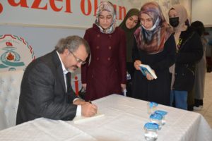 Sıtkı Aslanhan Çumra'lı Gençler İle Buluştu 4 Sıtkı Aslanhan Çumra'lı Gençler İle Buluştu