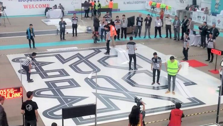 ÇUMRA MESLEKİ VE TEKNİK ANADOLU LİSESİ ÖĞRENCİLERİ MEB ROBOT YARIŞMASINA KATILDI