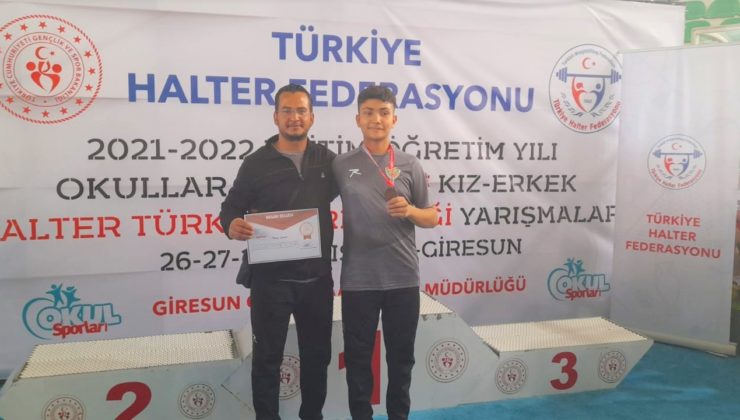 MERKEZ ATATÜRK ORTAOKULU ÖĞRENCİSİNDEN TÜRKİYE 3.LÜĞÜ 1 MERKEZ ATATÜRK ORTAOKULU ÖĞRENCİSİNDEN TÜRKİYE 3.LÜĞÜ