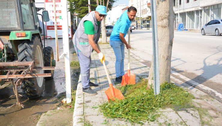 ÇUMRA BELEDİYESİ DOLU YAĞIŞ SONRASI  TEMİZLİK ÇALIŞMASI YAPTI