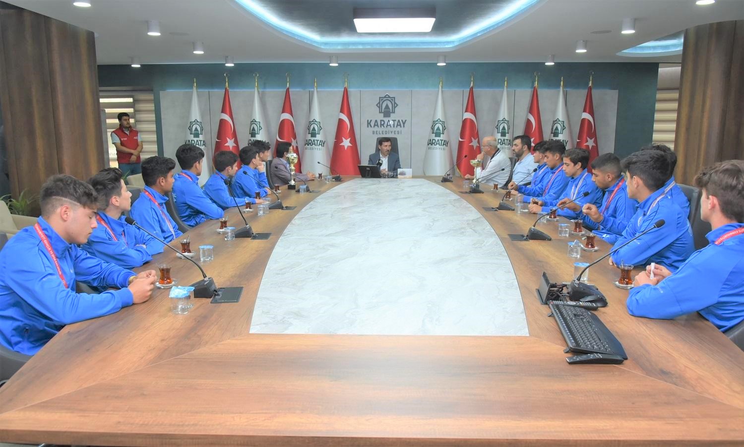 ŞAMPİYON TAKIMDAN BAŞKAN  HASAN KILCA’YA TEŞEKKÜR ZİYARETİ