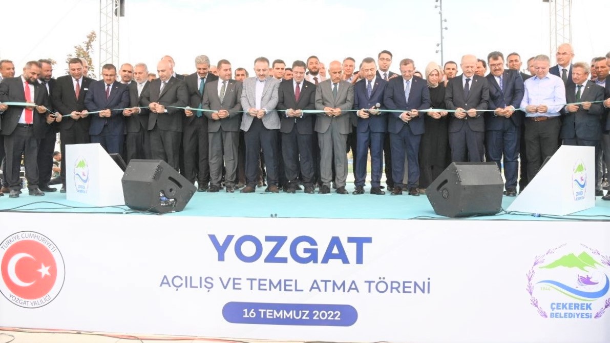 CUMHURBAŞKANI YARDIMCISI FUAT OKTAY İLE TARIM VE ORMAN BAKANI VAHİT KİRİŞCİ YOZGAT’IN ÇEKEREK İLÇESİNDE